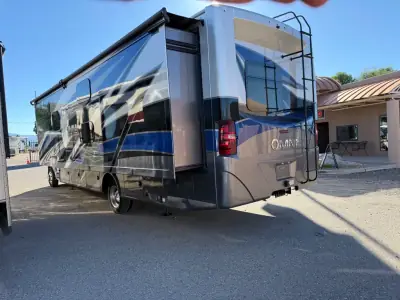 2020 Thor Motor Coach OMNI BB35 photo 4
