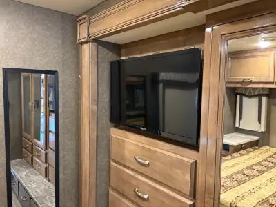 2020 Thor Motor Coach OMNI BB35 photo 19