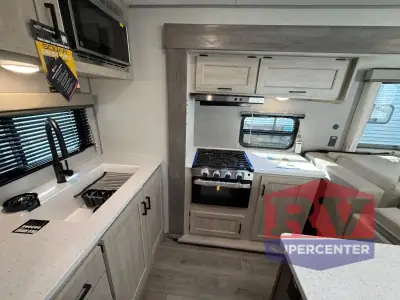 2026 Coachmen Catalina Legacy Edition 323MAZE photo 17