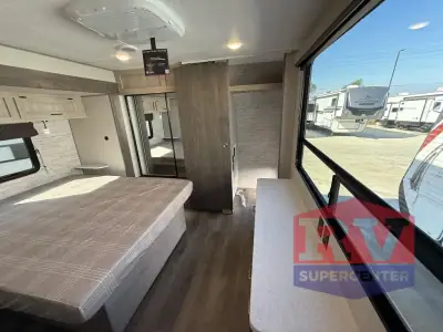 2026 Coachmen Catalina Legacy Edition 323MAZE photo 33