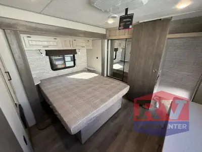 2026 Coachmen Catalina Legacy Edition 323MAZE photo 32