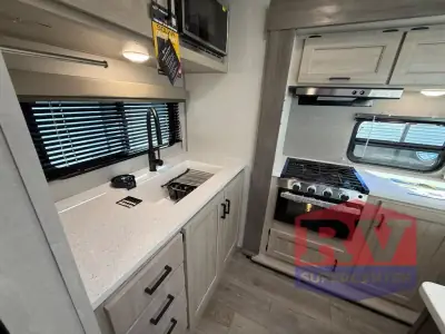 2026 Coachmen Catalina Legacy Edition 323MAZE photo 18