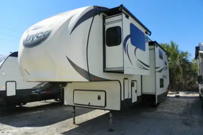 2016 Jayco Eagle 339FLQS photo 3