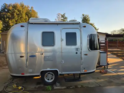 2017 AIRSTREAM BAMBI photo 3