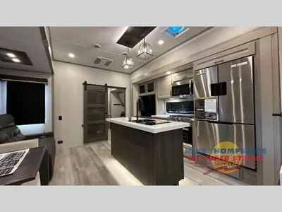 2025 Grand Design Influence photo 6
