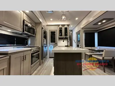 2025 Grand Design Influence photo 10