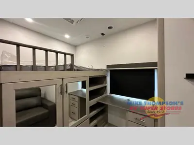 2025 Grand Design Influence photo 19