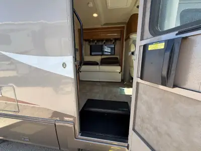 2014 Itasca NAVION 24G photo 6