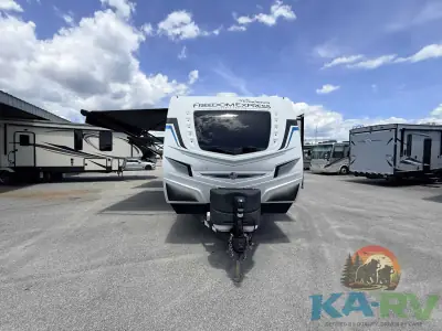 2022 Coachmen 324RLDSLE photo 10