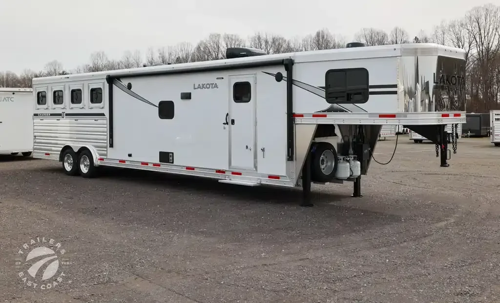 2027 Lakota Charger CH8416SR exterior