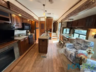 2014 Keystone MONTANA 3610RL photo 4