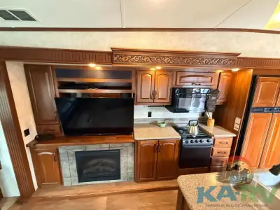 2014 Keystone MONTANA 3610RL photo 2