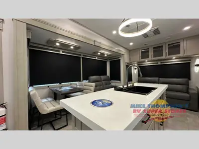 2025 Grand Design Solitude photo 9