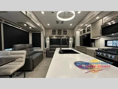 2025 Grand Design Solitude photo 6