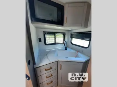 2027 Jayco Jay Flight 225MLSW photo 8