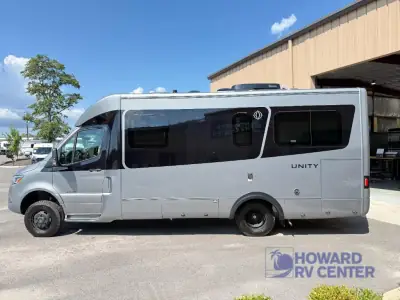 2027 Leisure Travel Unity U24TBX photo 4