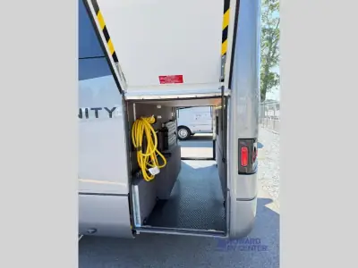2027 Leisure Travel Unity U24TBX photo 5