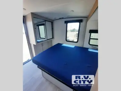2027 Jayco Jay Feather 24FK photo 7