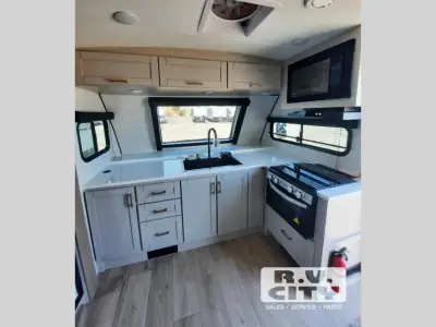 2027 Jayco Jay Feather 24FK photo 6