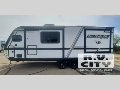 2027 Jayco Jay Feather 24FK photo 3