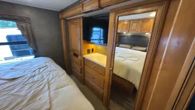 2017 Thor Motor Coach Miramar 34.2 photo 27