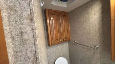 2017 Thor Motor Coach Miramar 34.2 photo 39