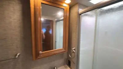 2017 Thor Motor Coach Miramar 34.2 photo 40