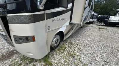 2017 Thor Motor Coach Miramar 34.2 photo 61