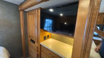 2017 Thor Motor Coach Miramar 34.2 photo 29