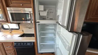 2017 Thor Motor Coach Miramar 34.2 photo 47