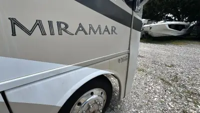 2017 Thor Motor Coach Miramar 34.2 photo 55