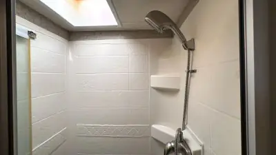 2017 Thor Motor Coach Miramar 34.2 photo 42