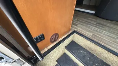 2017 Thor Motor Coach Miramar 34.2 photo 54