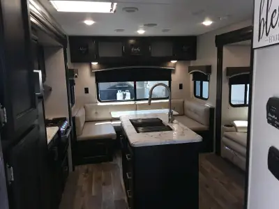 2020 Venture VENTURE RV SPORTTREK ST252VRD photo 5