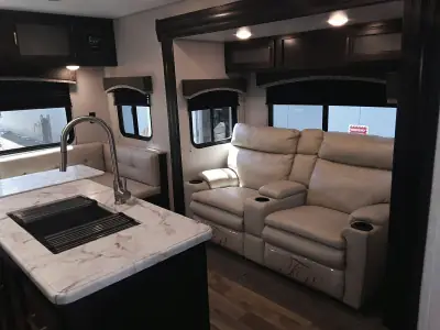 2020 Venture VENTURE RV SPORTTREK ST252VRD photo 6