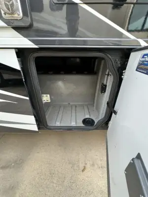 2019 Forest River Georgetown XL 369DS photo 5