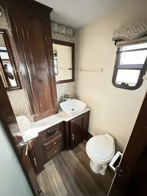 2019 Forest River Georgetown XL 369DS photo 19