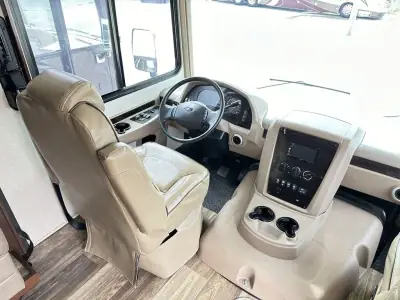 2019 Forest River Georgetown XL 369DS photo 10
