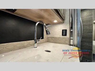 2025 Tiffin Motorhomes Open Road Allegro photo 17