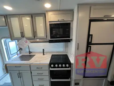 2024 Thor Motor Coach Four Winds 26X photo 12
