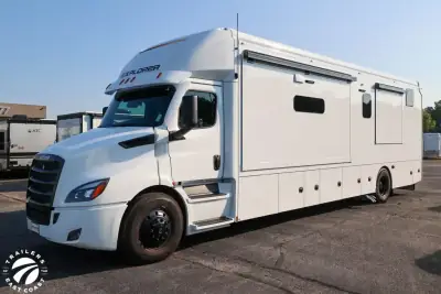 2027 Renegade Explorer 40ERB photo 4