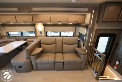 2027 Renegade Explorer 40ERB photo 18
