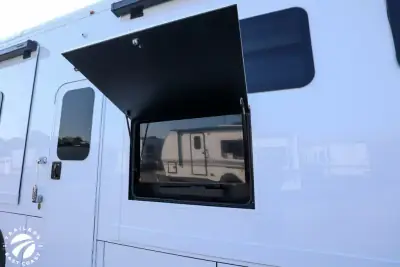 2027 Renegade Explorer 40ERB photo 36