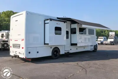 2027 Renegade Explorer 40ERB photo 10