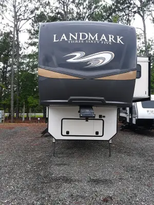 2020 Heartland HEARTLAND LANDMARK 365 DAYTONA photo 9