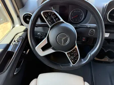 2021 Winnebago NAVION 24D photo 28