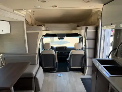 2021 Winnebago NAVION 24D photo 17