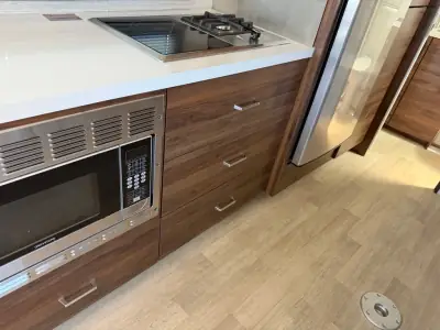 2021 Winnebago NAVION 24D photo 14