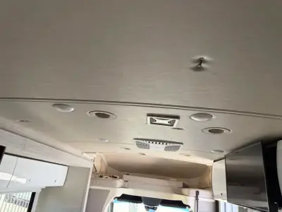 2021 Winnebago NAVION 24D photo 27