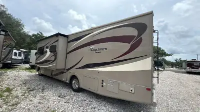 2016 Coachmen Pursuit 33 BH photo 4